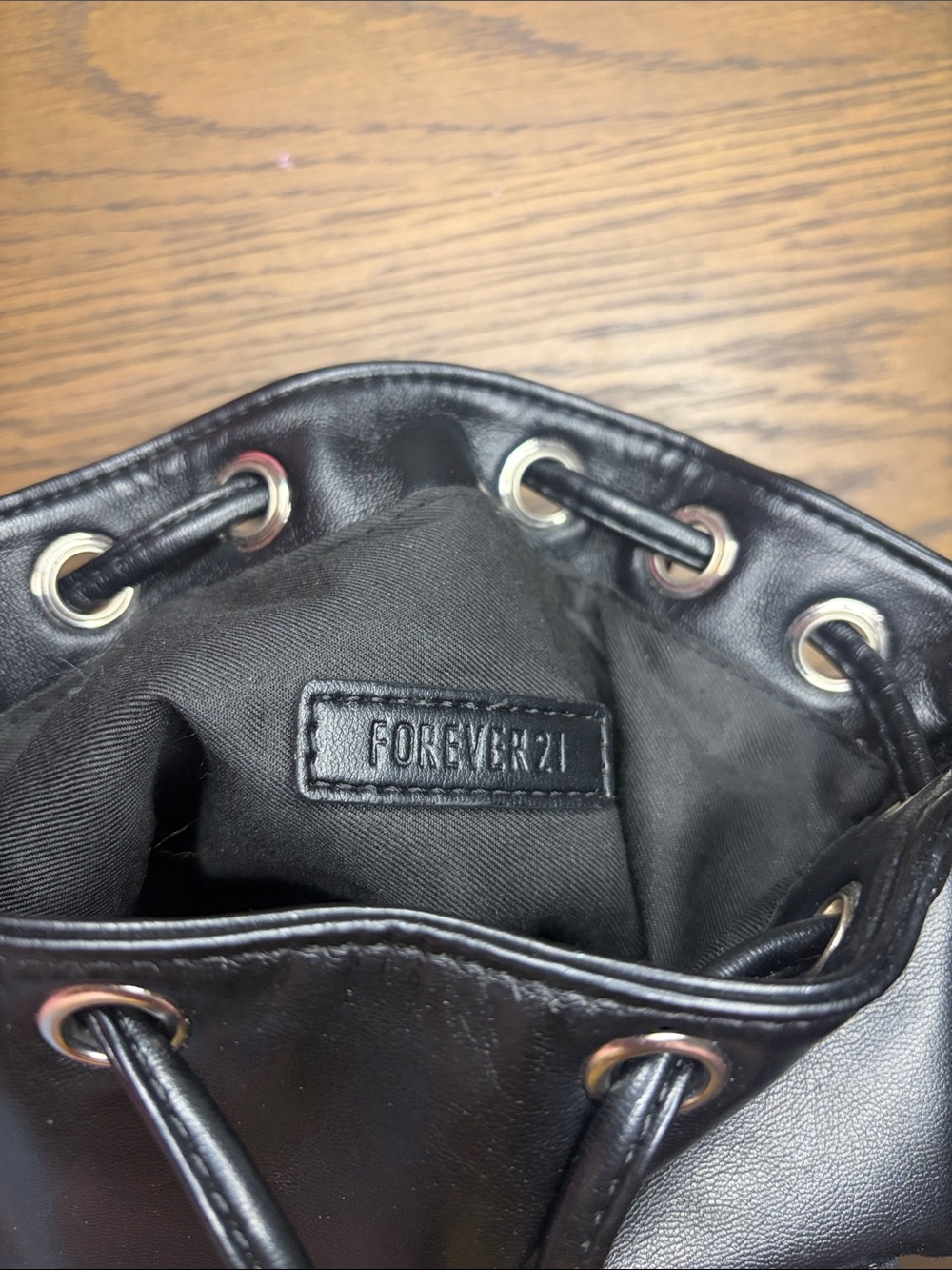 NWOT Forever 21 Black Drawstring Bucket Crossbody with Front Zip Pocket - Picture 2 of 7